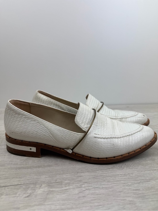 Freda Salvador Shoes - Freda Salvador White Embossed Leather Loafers Size 8